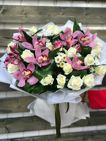 Букет цветов из: Розы и Хризантемы в Евпатории