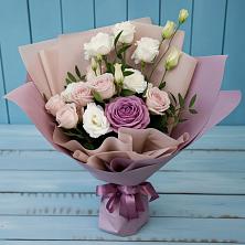 Букет цветов из:  Розы и Лизиантусы в Евпатории