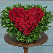 Цветочная композиция из Розы в виде сердца в Евпатории