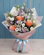 Букет цветов из:  Лизиантусы, Розы, Альстромерии и Гипсофила в Евпатории