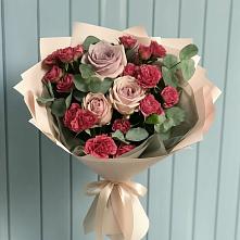 Букет цветов из:  Гвоздики и Розы в Евпатории
