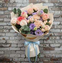 Букет цветов из:  Розы, Лизиантусы и Гвоздики в Евпатории